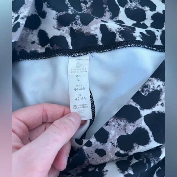 Balance Collection Leggings - Picture 3 of 4